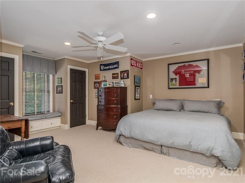 4311 Foxcroft Road Charlotte NC 28211