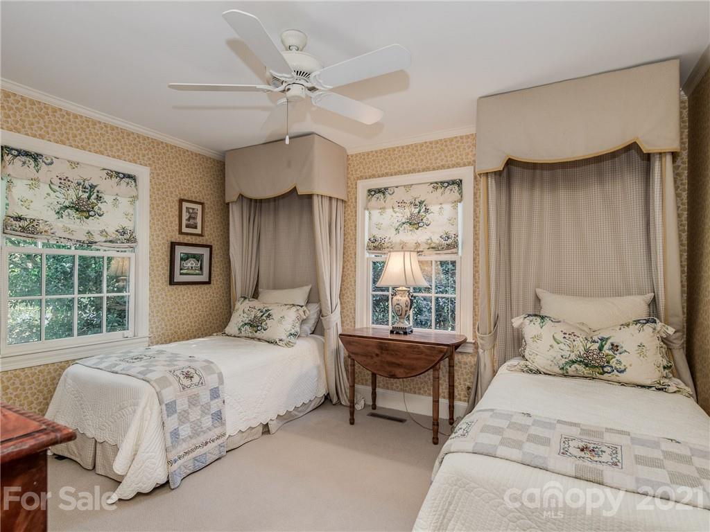 4311 Foxcroft Road Charlotte NC 28211