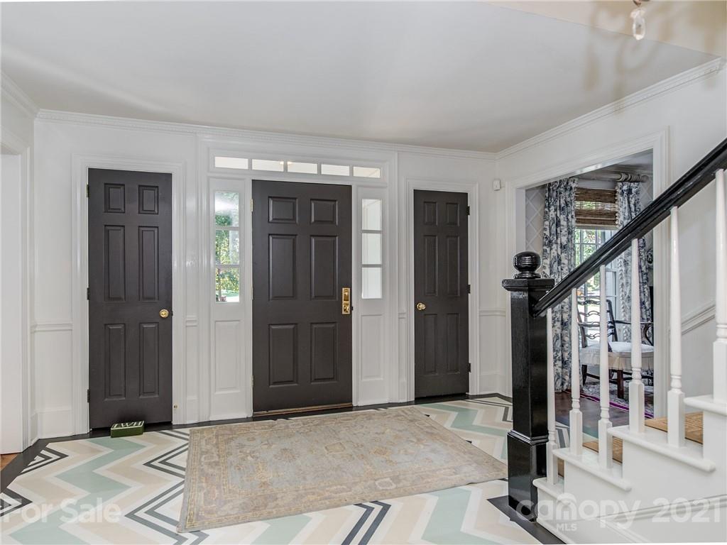 4311 Foxcroft Road Charlotte NC 28211