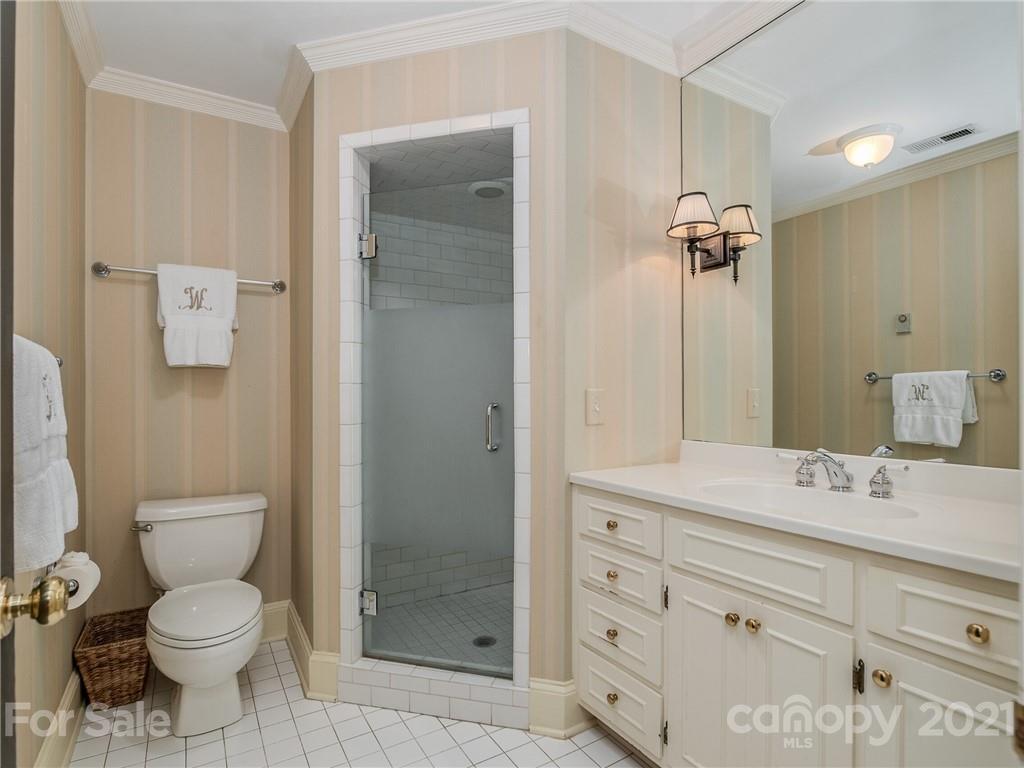 4311 Foxcroft Road Charlotte NC 28211
