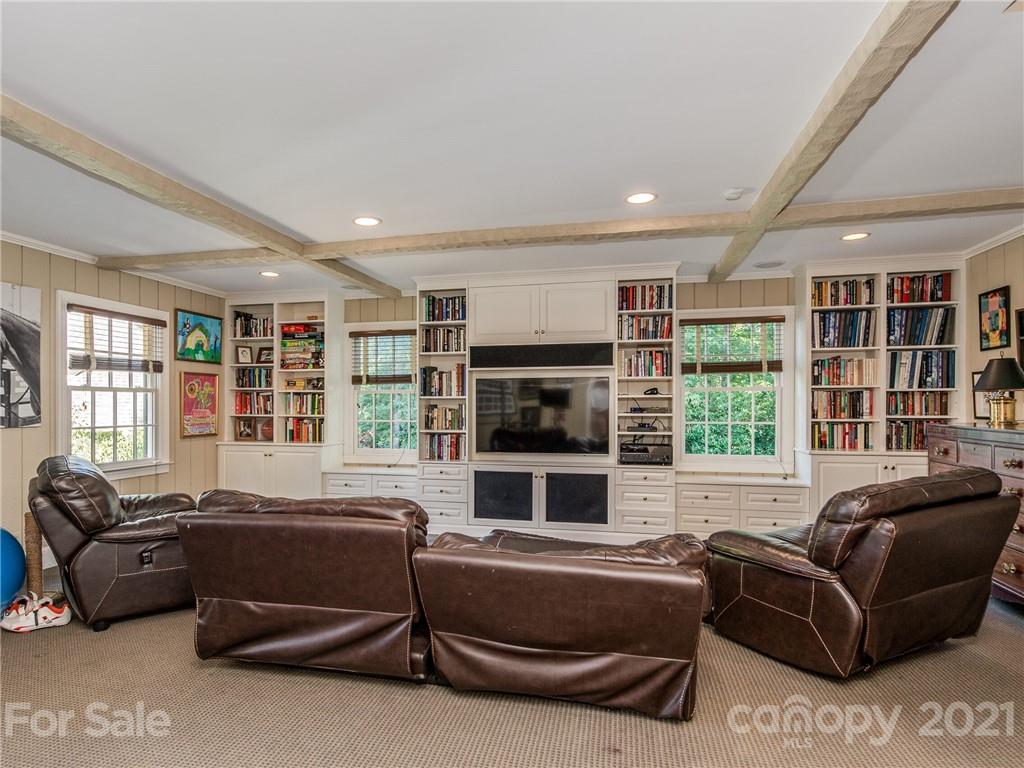 4311 Foxcroft Road Charlotte NC 28211