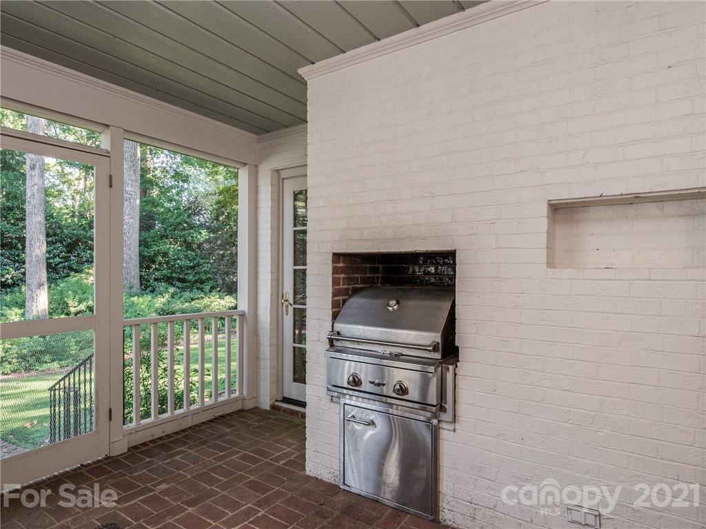 4311 Foxcroft Road Charlotte NC 28211
