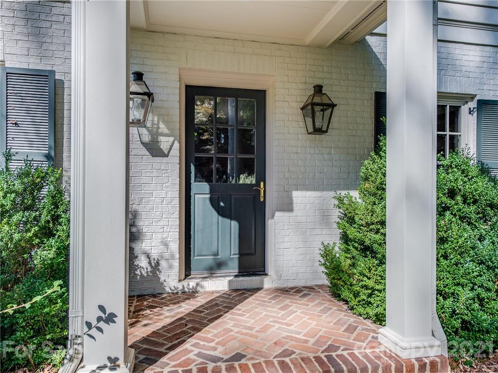 4311 Foxcroft Road Charlotte NC 28211