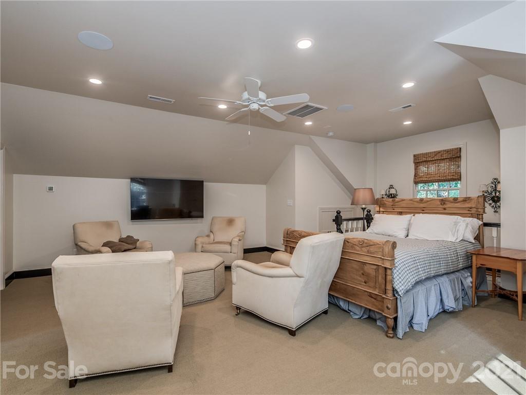4311 Foxcroft Road Charlotte NC 28211