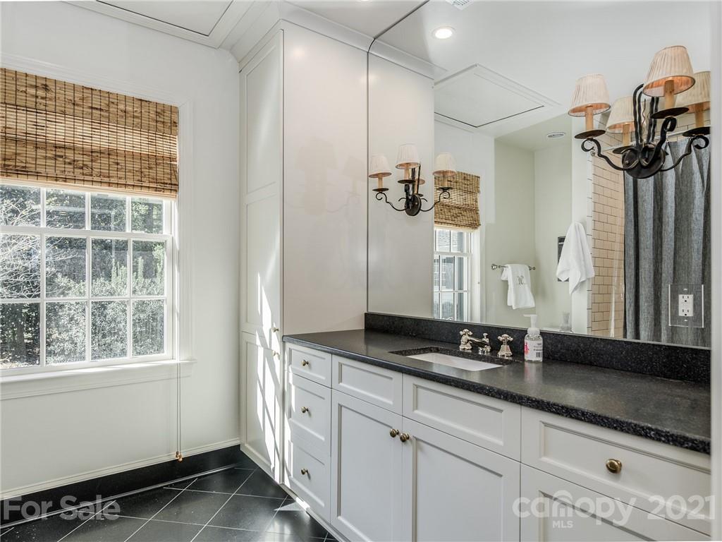 4311 Foxcroft Road Charlotte NC 28211
