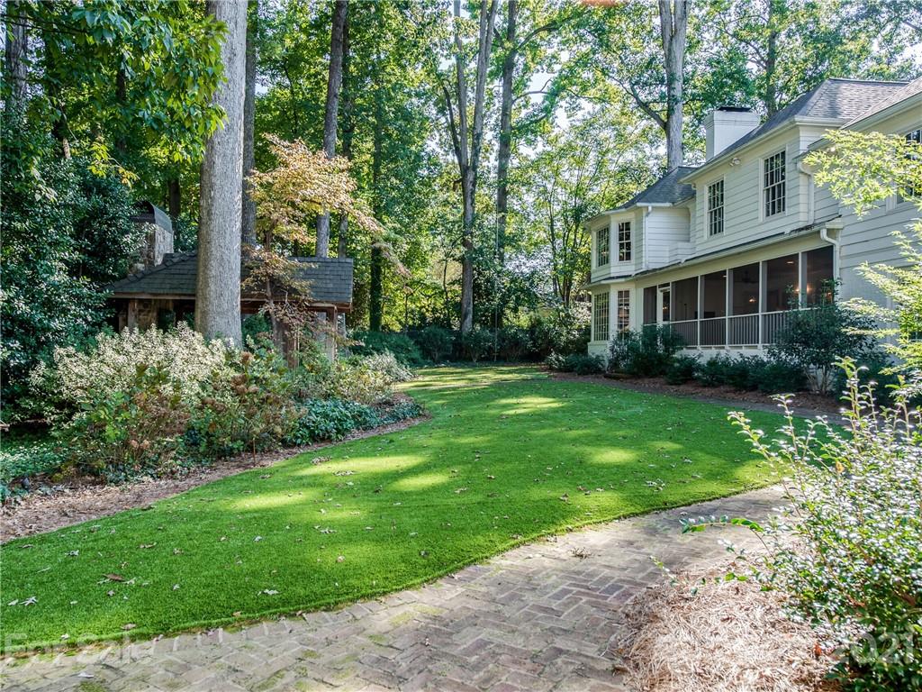 4311 Foxcroft Road Charlotte NC 28211