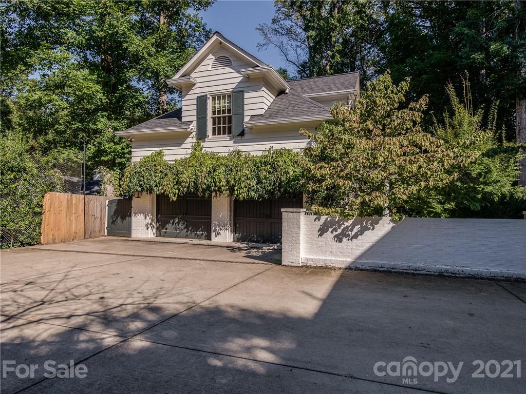 4311 Foxcroft Road Charlotte NC 28211