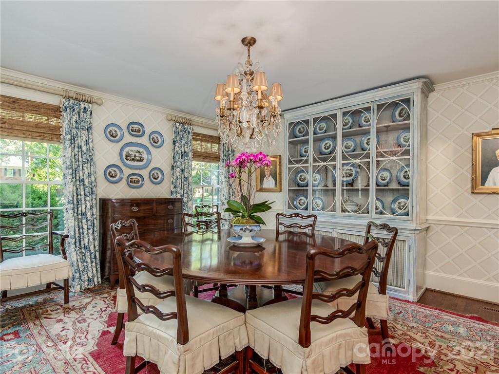 4311 Foxcroft Road Charlotte NC 28211