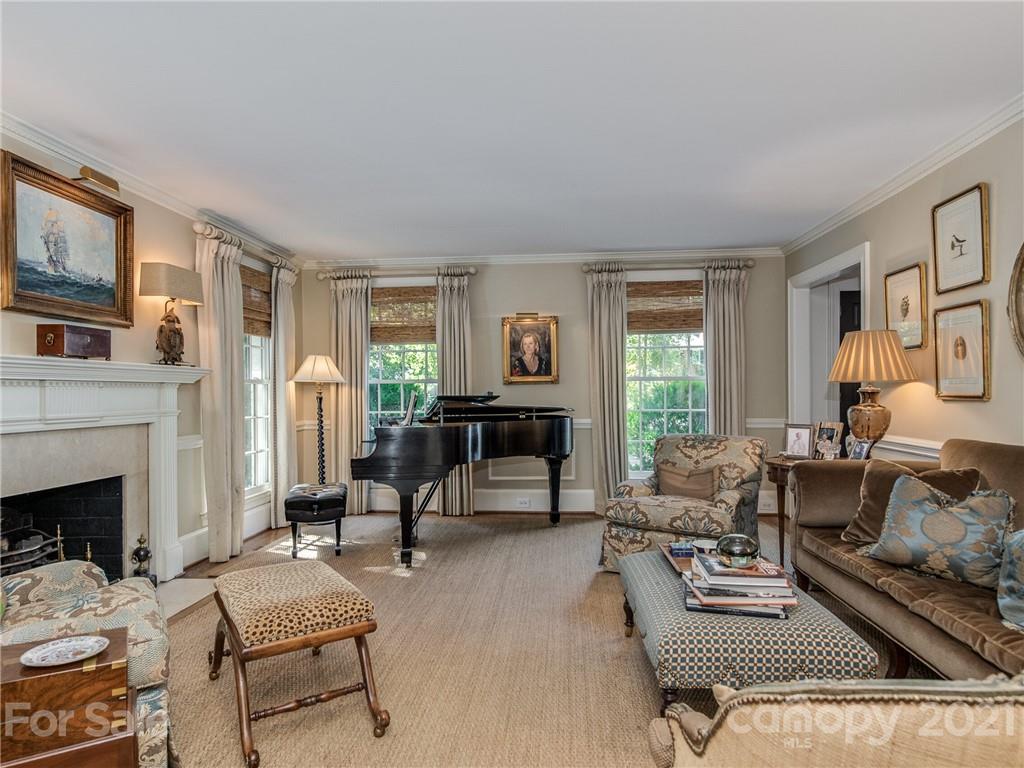 4311 Foxcroft Road Charlotte NC 28211
