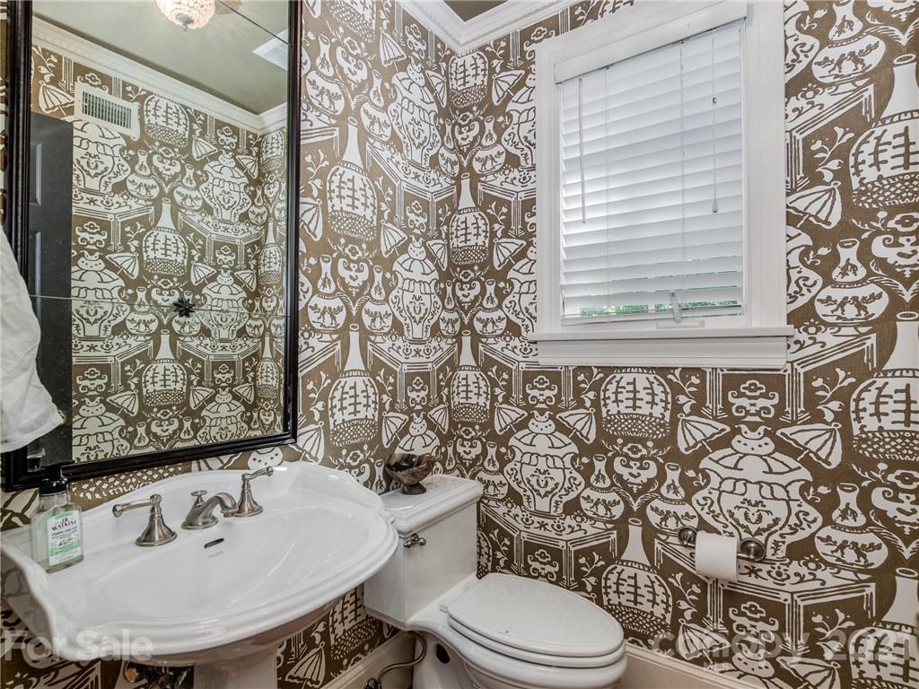 4311 Foxcroft Road Charlotte NC 28211