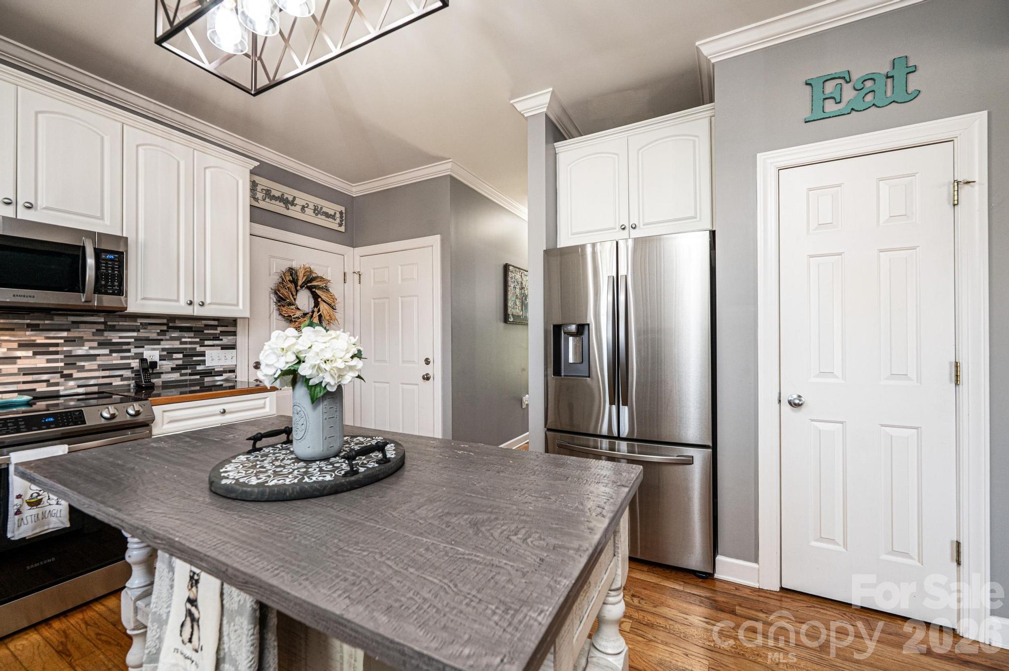 2586 Henry Falls Drive Hickory NC 28602