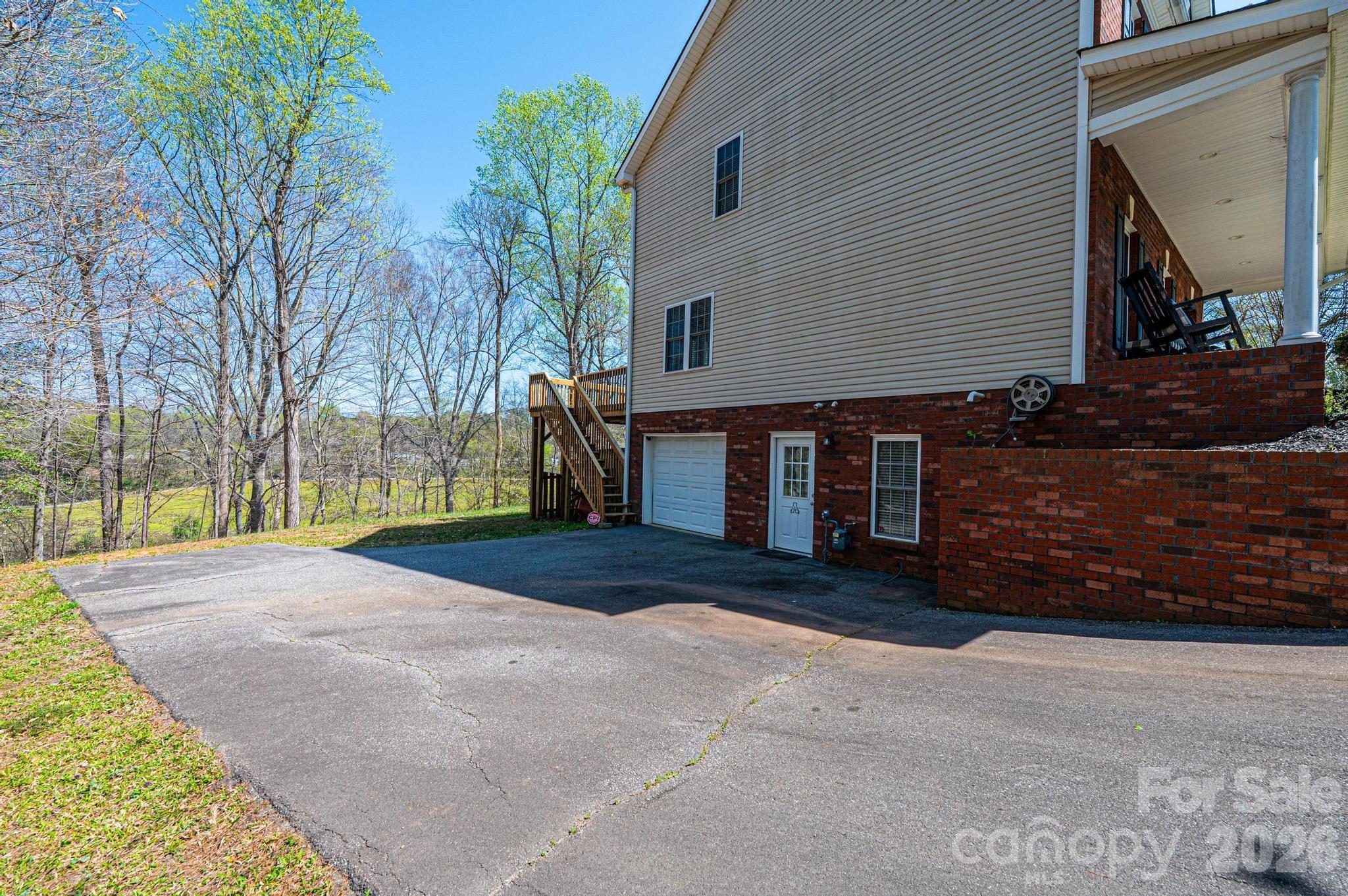 2586 Henry Falls Drive Hickory NC 28602