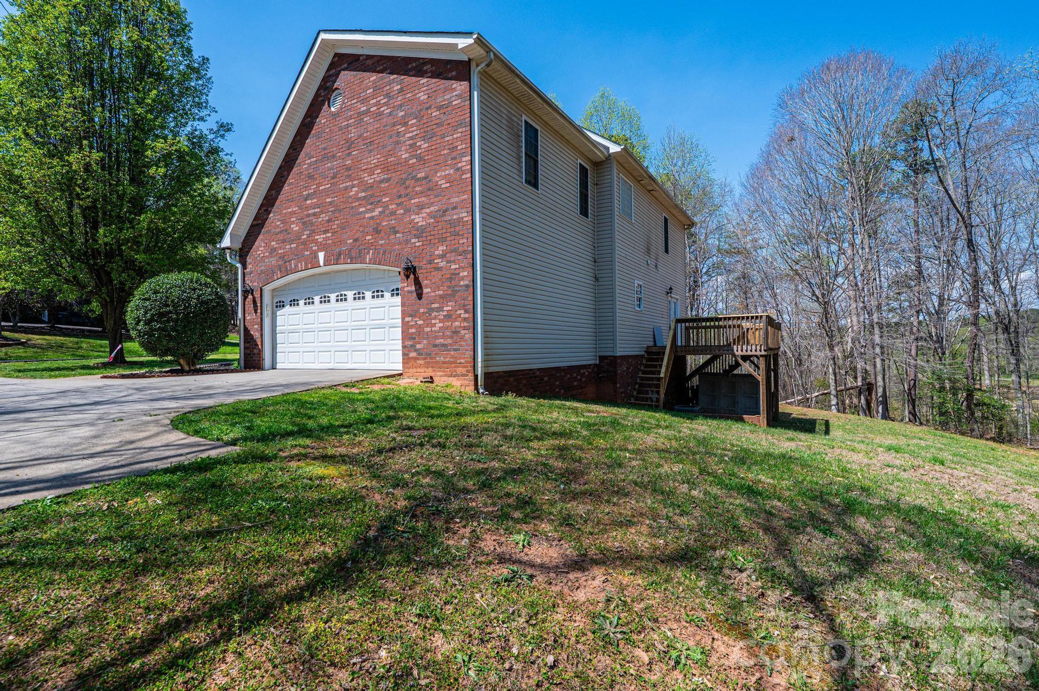 2586 Henry Falls Drive Hickory NC 28602