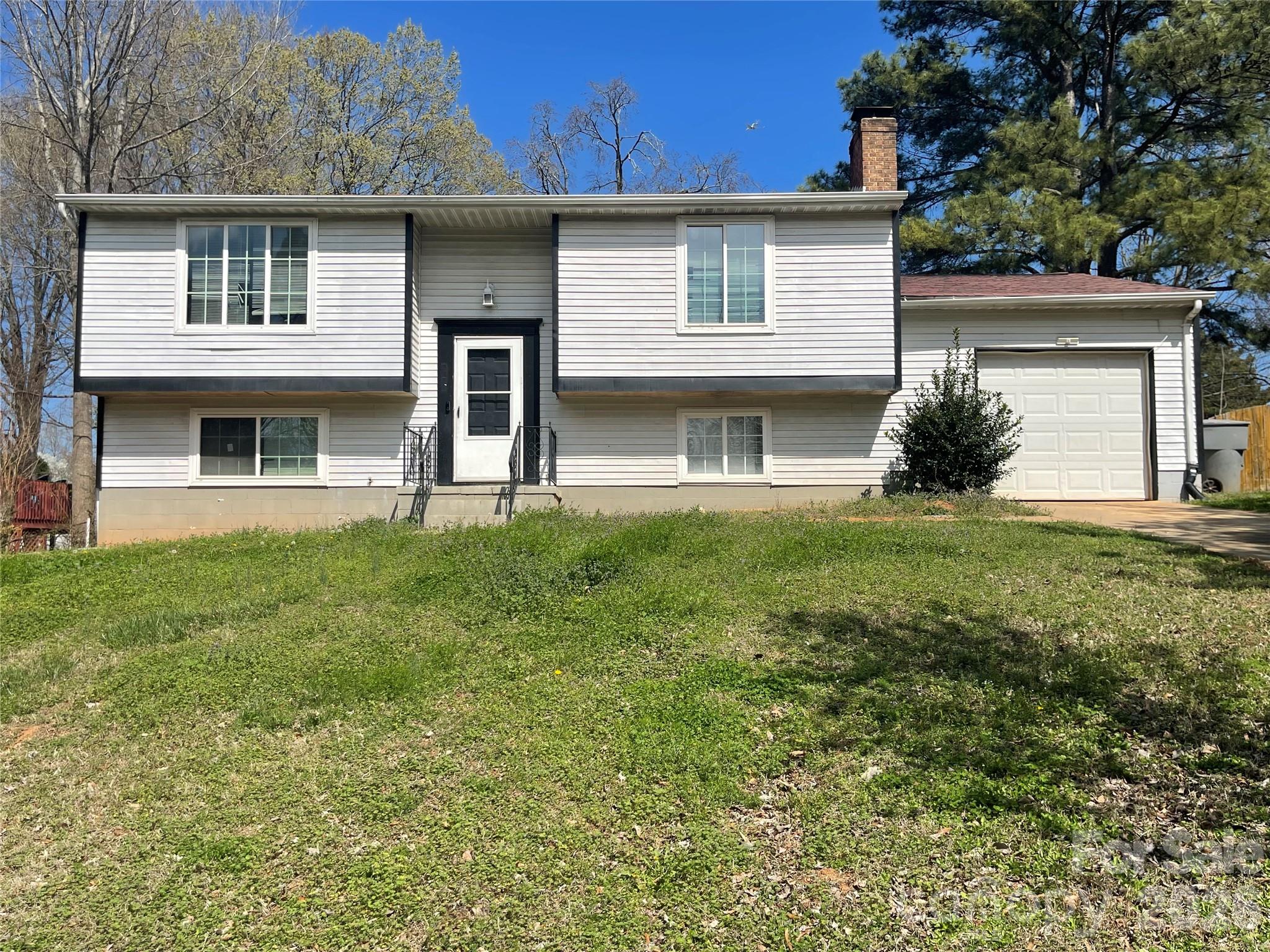1221 Farmfield Lane Charlotte NC 28213