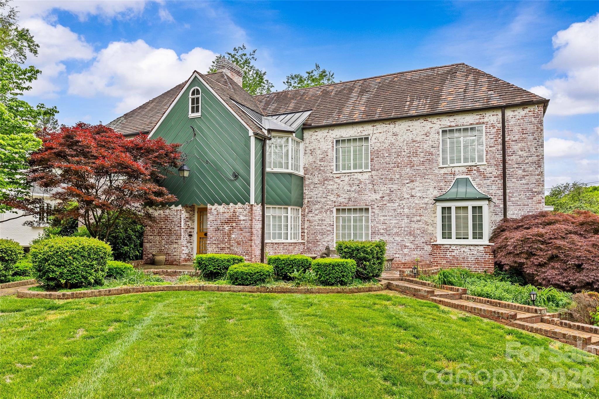 1858 Queens Road W Charlotte NC 28207