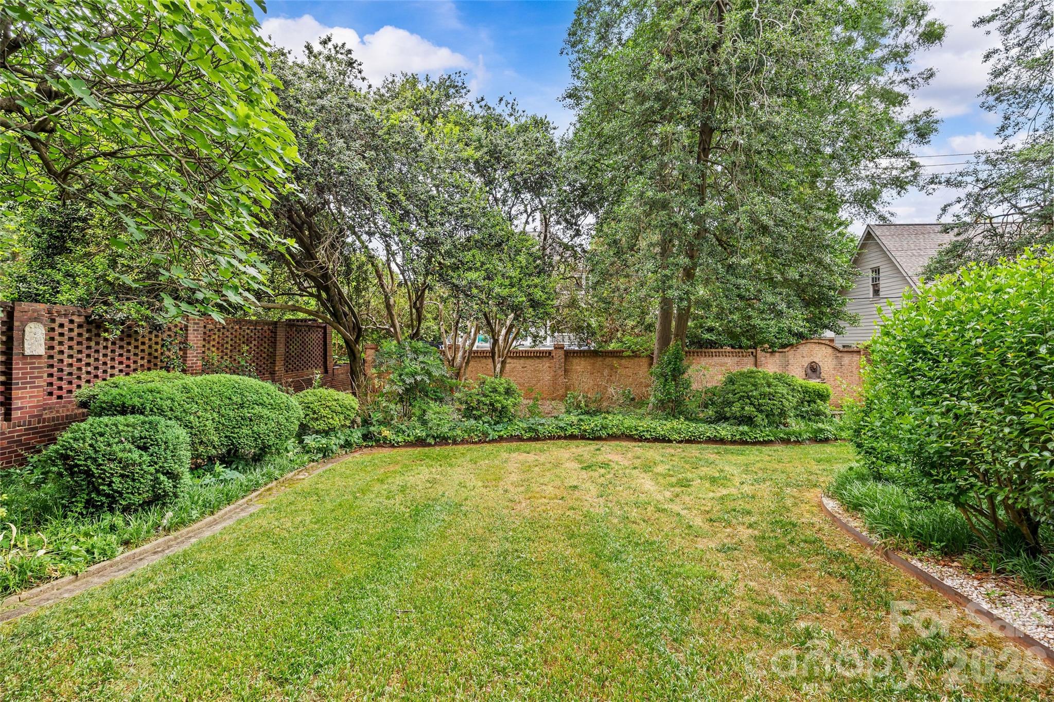 1858 Queens Road W Charlotte NC 28207