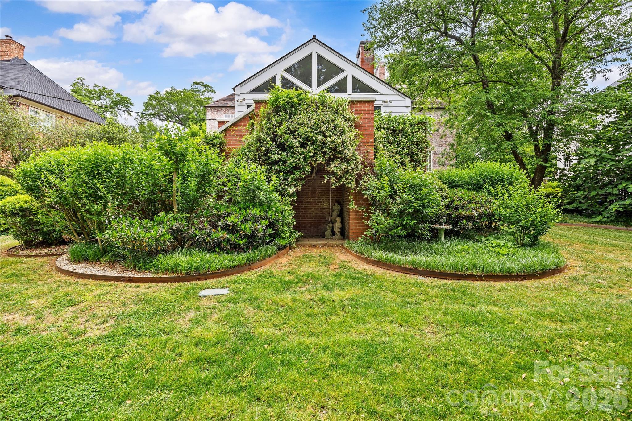 1858 Queens Road W Charlotte NC 28207