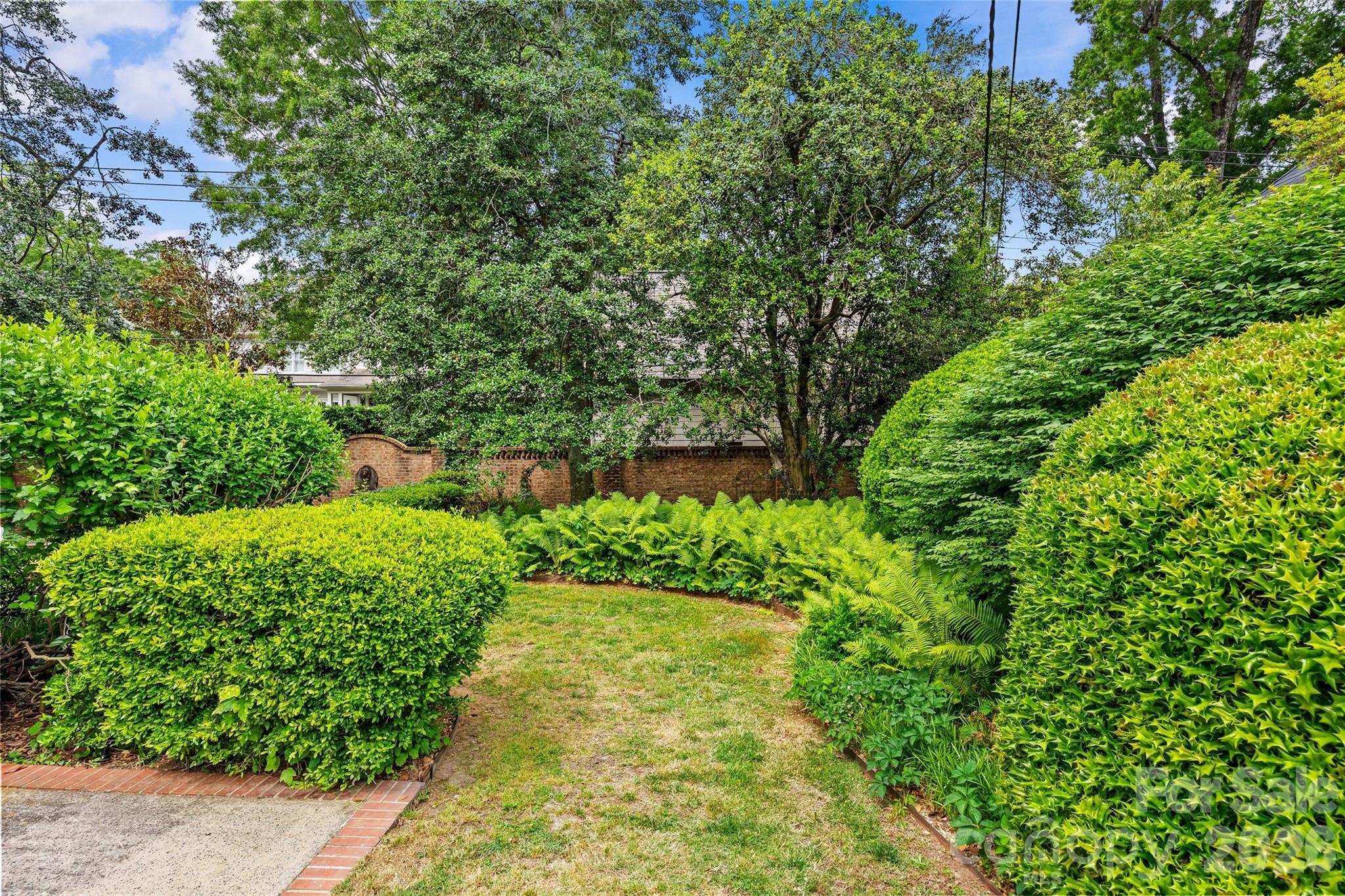 1858 Queens Road W Charlotte NC 28207