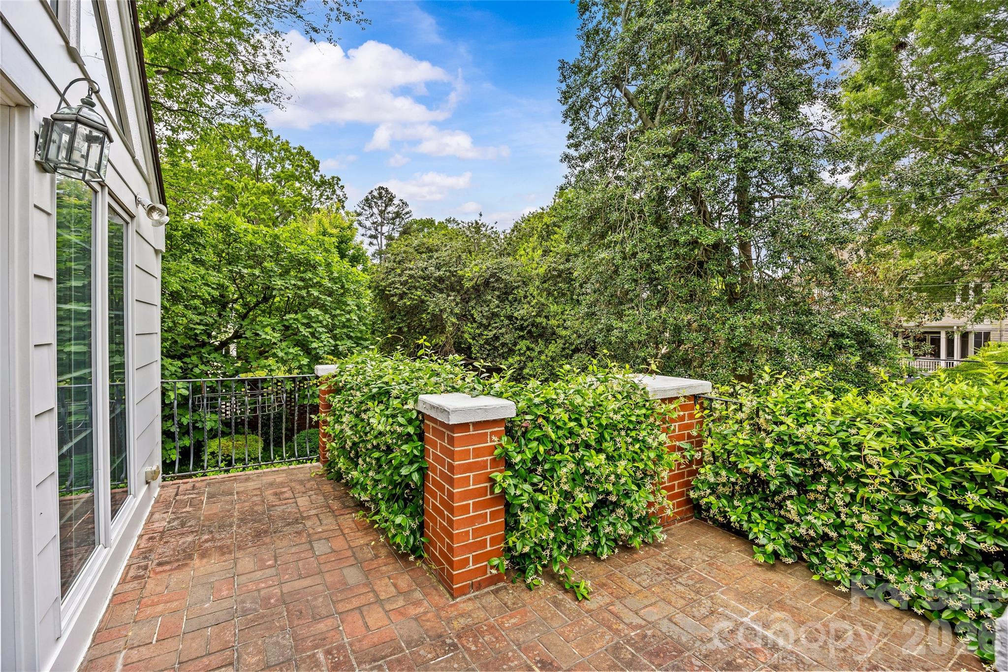1858 Queens Road W Charlotte NC 28207