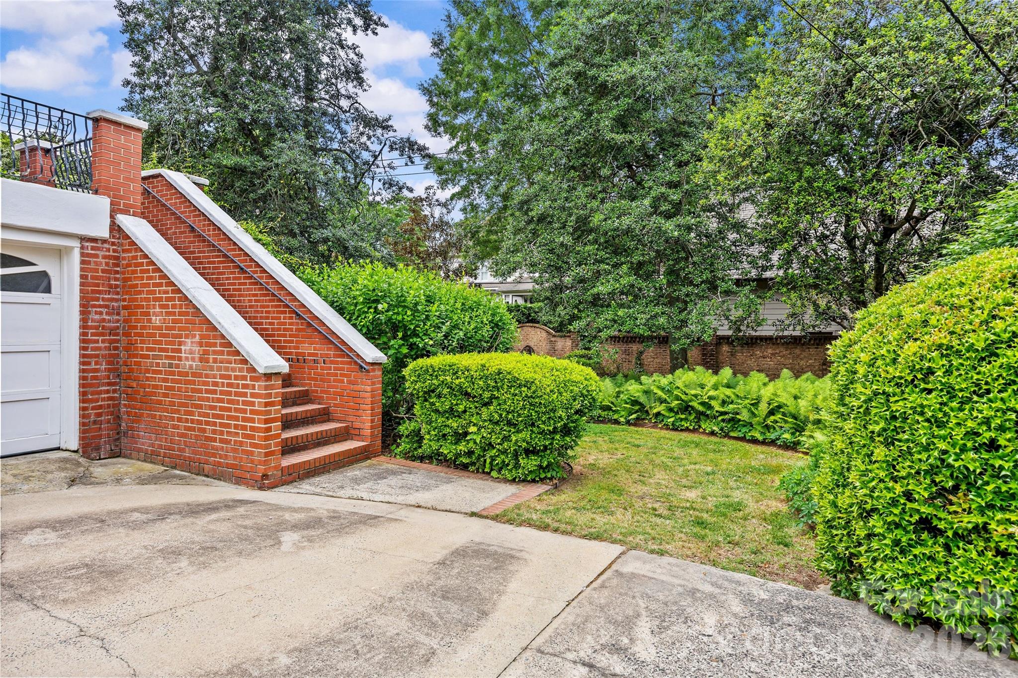 1858 Queens Road W Charlotte NC 28207