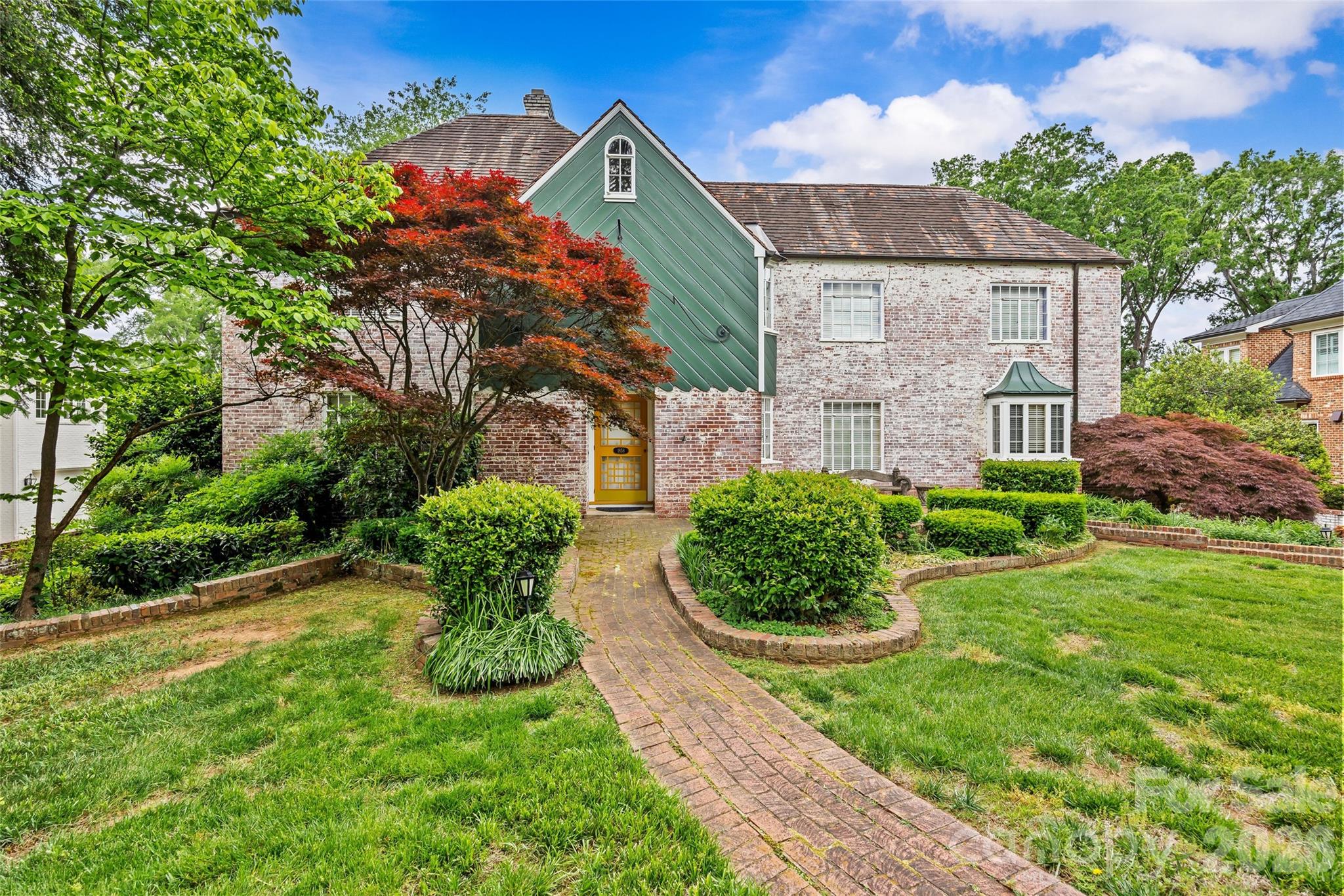 1858 Queens Road W Charlotte NC 28207
