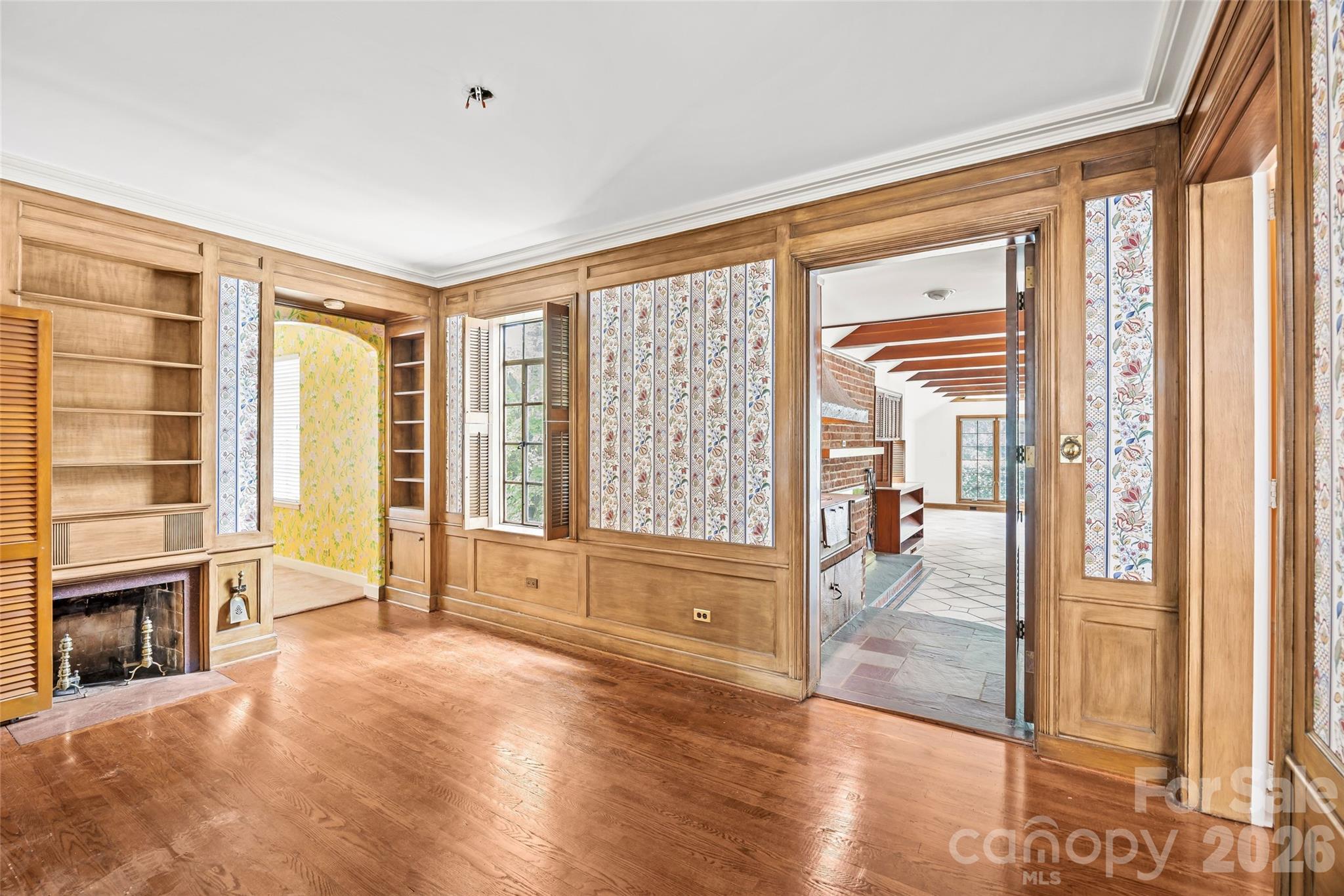 1858 Queens Road W Charlotte NC 28207
