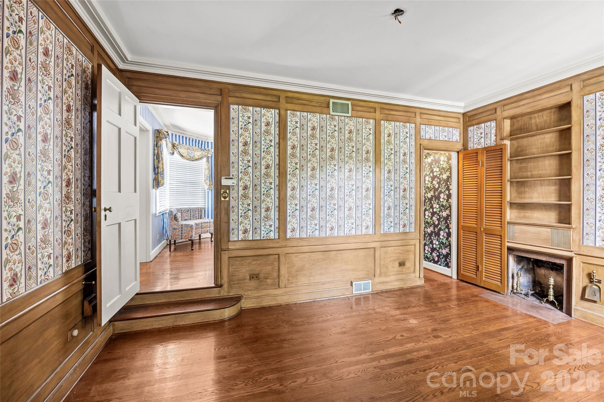 1858 Queens Road W Charlotte NC 28207