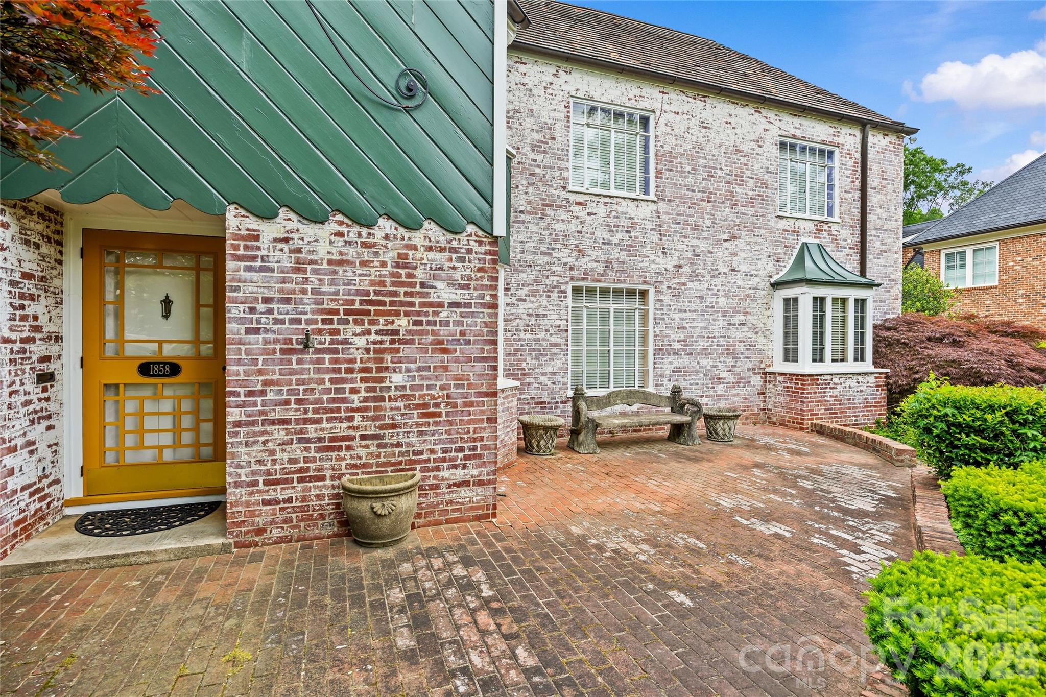 1858 Queens Road W Charlotte NC 28207