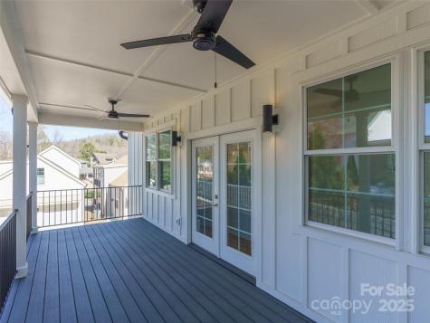 43 Skyvue Court Saluda NC 28773