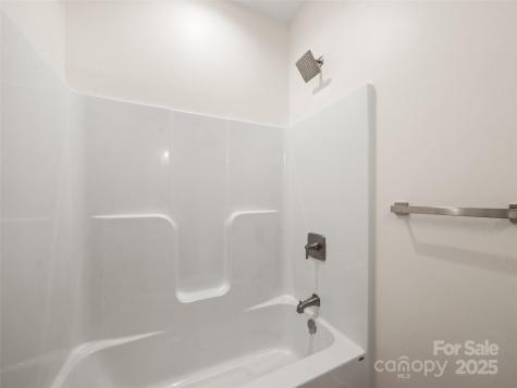 43 Skyvue Court Saluda NC 28773