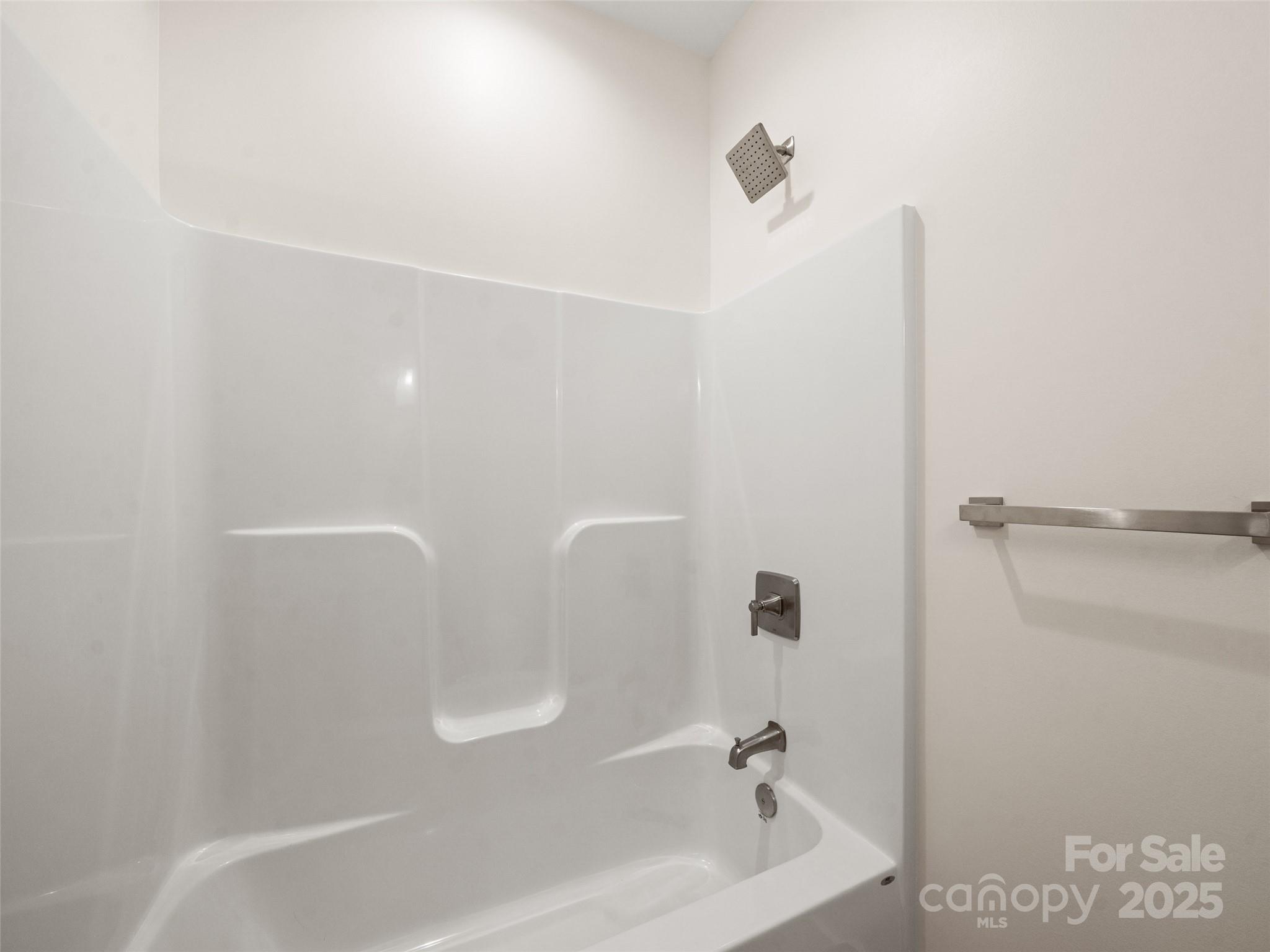 43 Skyvue Court Saluda NC 28773