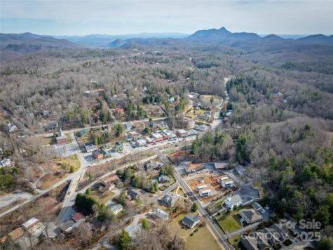 43 Skyvue Court Saluda NC 28773