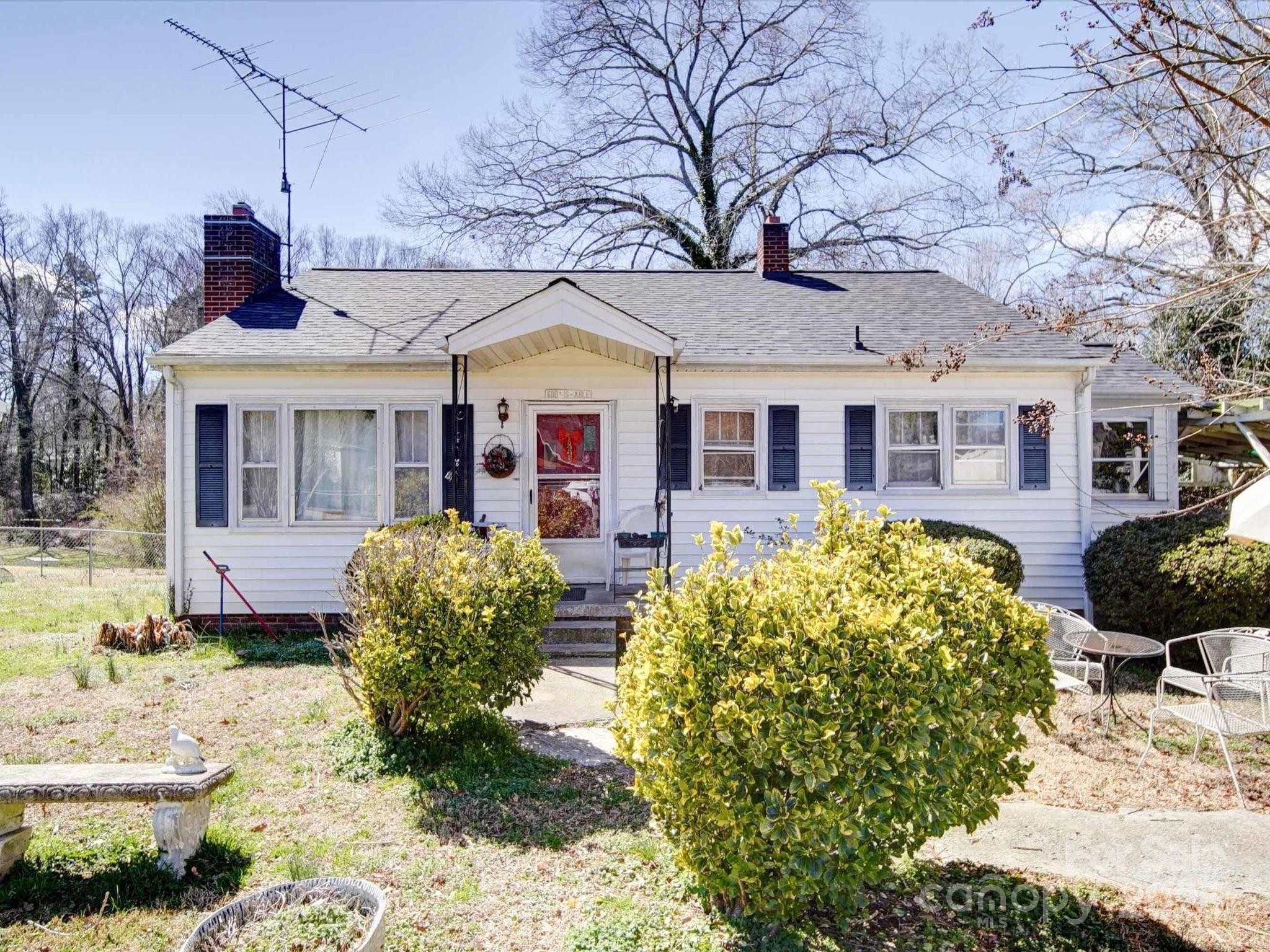 1043 Ridge Avenue Gastonia NC 28052