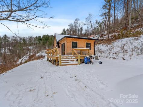 137 Red Maple Lane Burnsville NC 28714