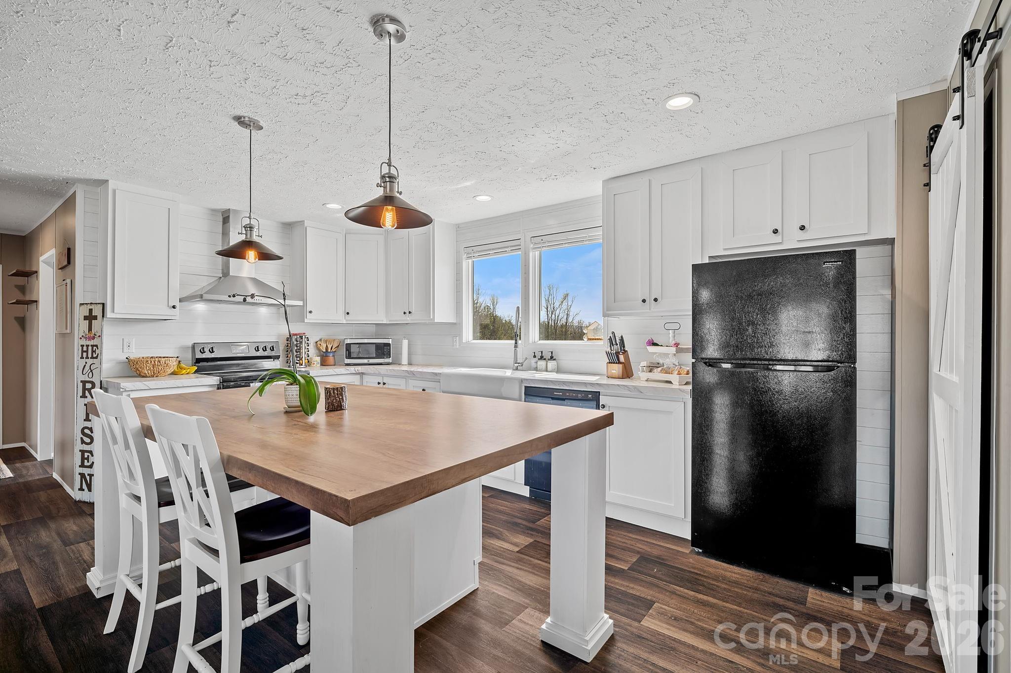 59 Alberto Way Hendersonville NC 28792