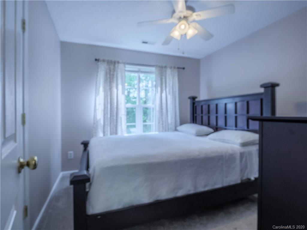 9916 Sandman Lane Charlotte NC 28216