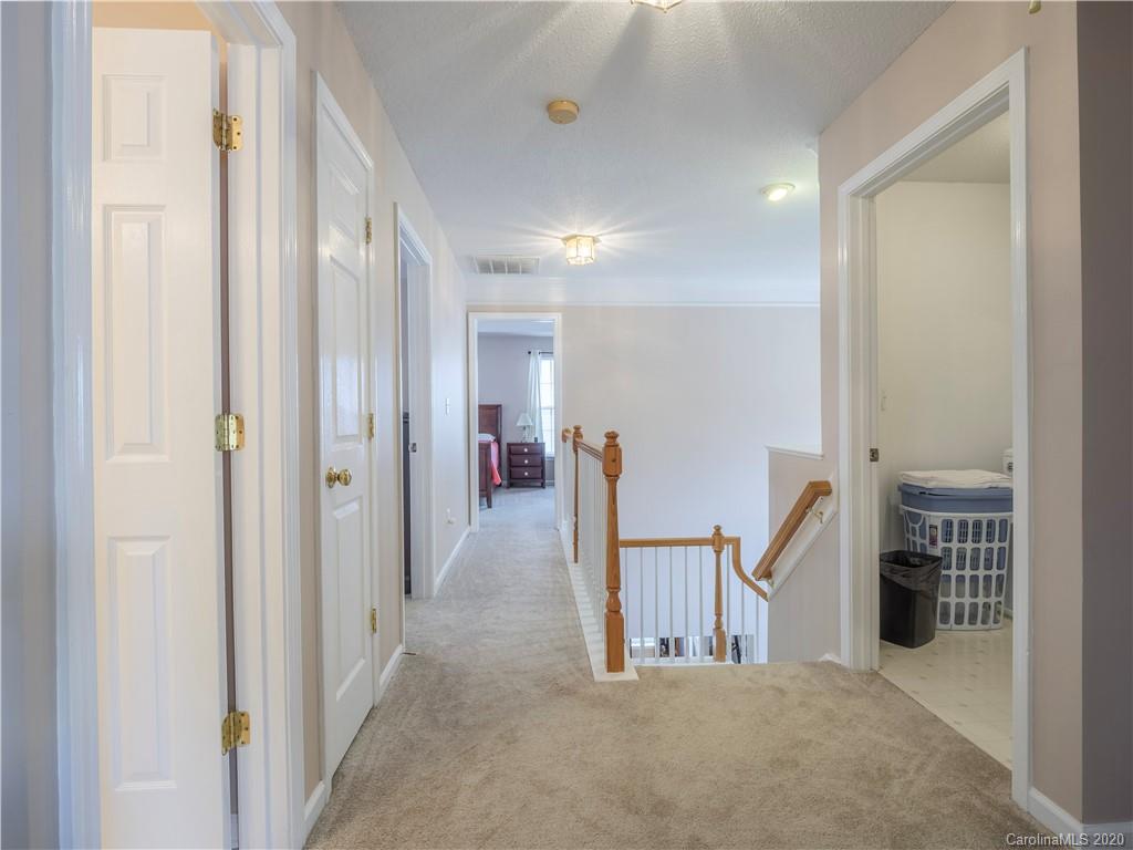 9916 Sandman Lane Charlotte NC 28216