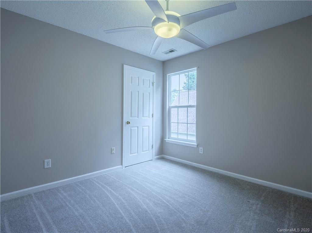 9916 Sandman Lane Charlotte NC 28216