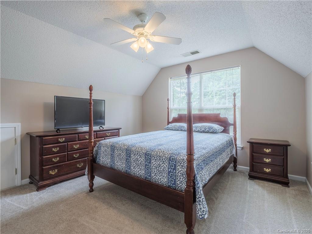 9916 Sandman Lane Charlotte NC 28216