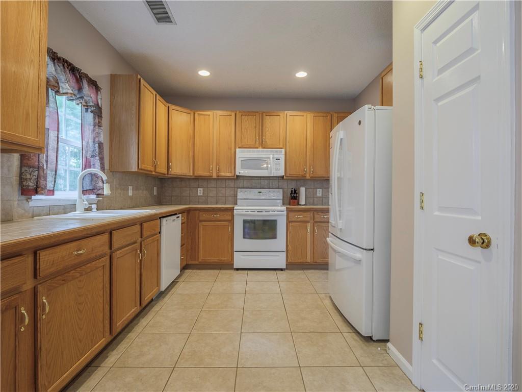 9916 Sandman Lane Charlotte NC 28216