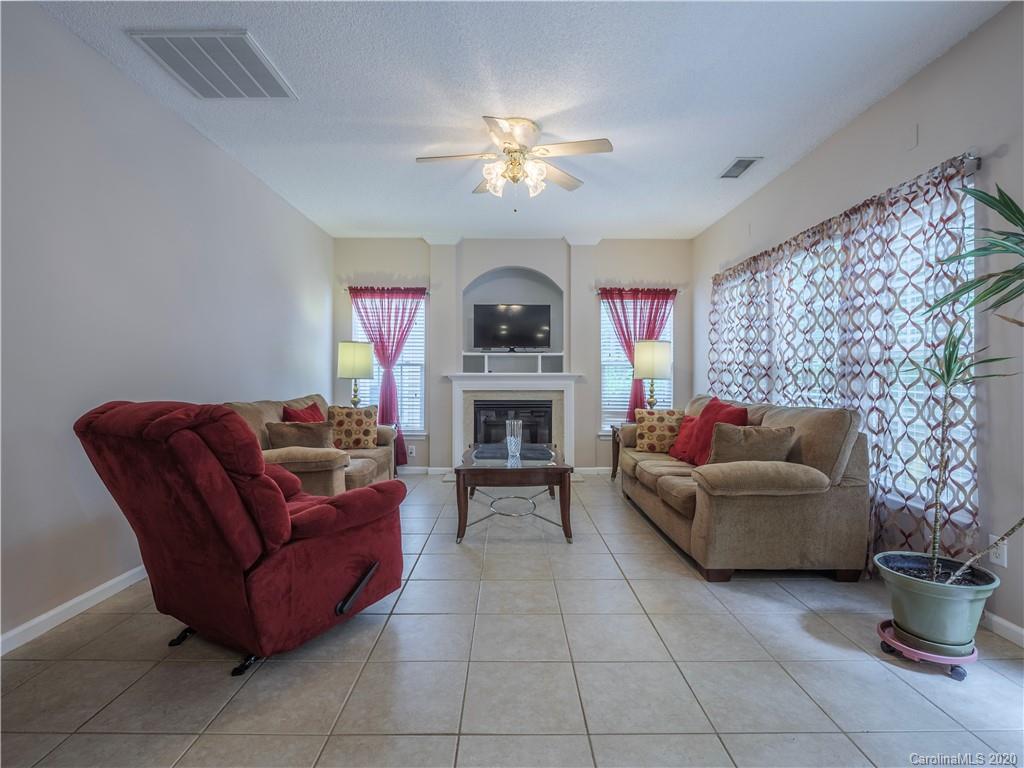 9916 Sandman Lane Charlotte NC 28216