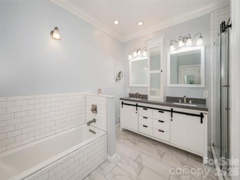 83 Towne Place Drive Hendersonville NC 28792