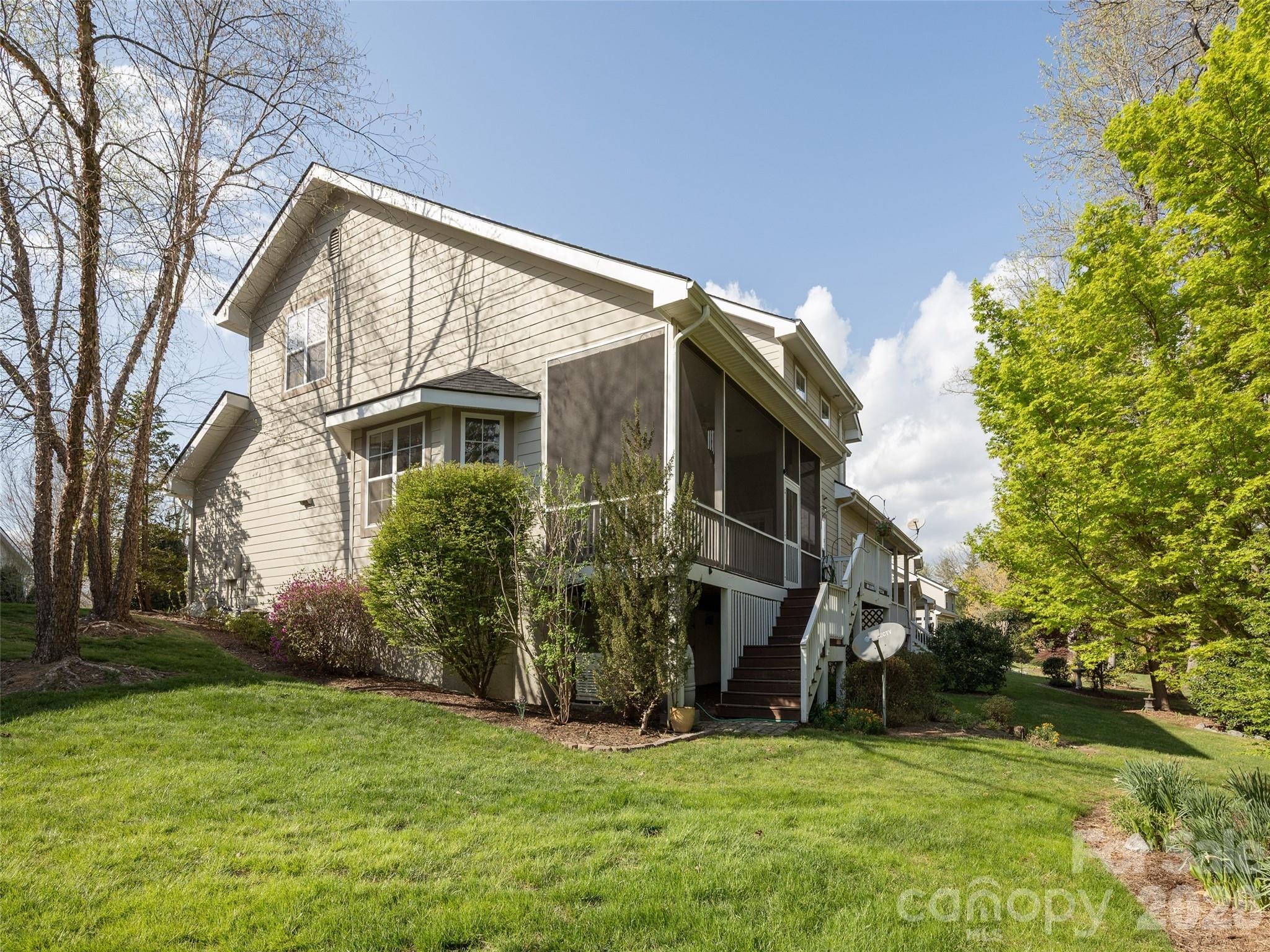 83 Towne Place Drive Hendersonville NC 28792