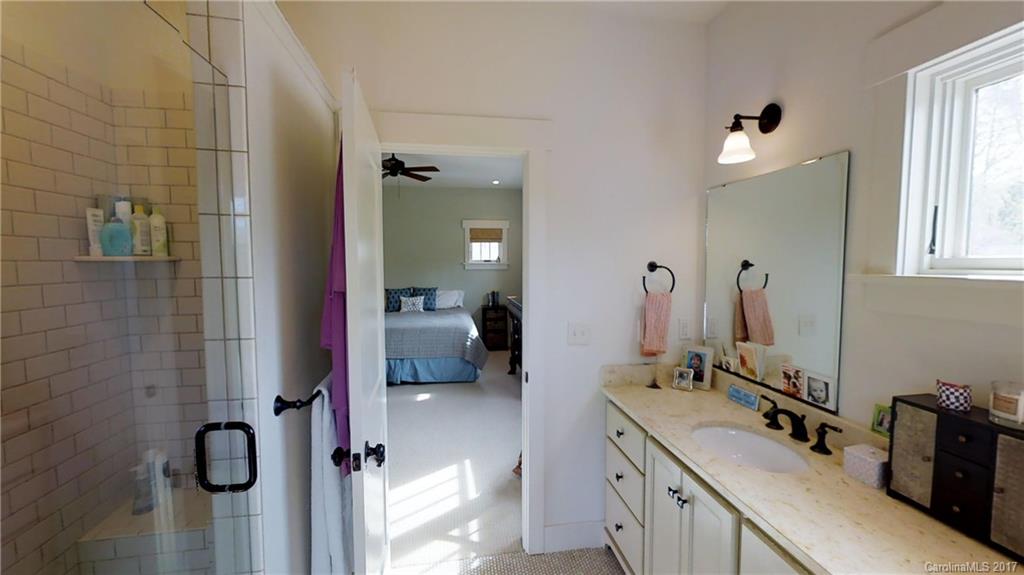 31 Buckingham Court Asheville NC 28803