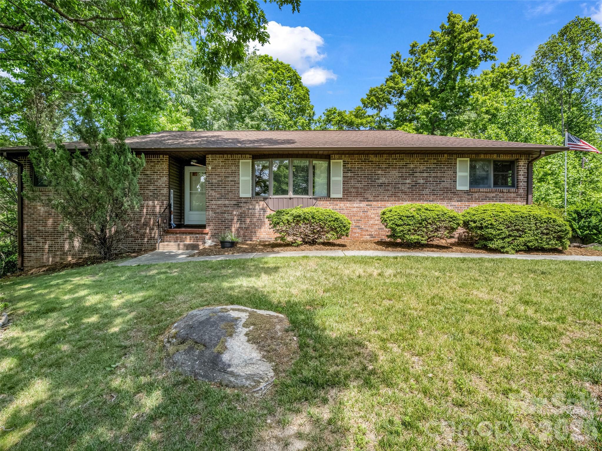 156 Deer Run Hendersonville NC 28739