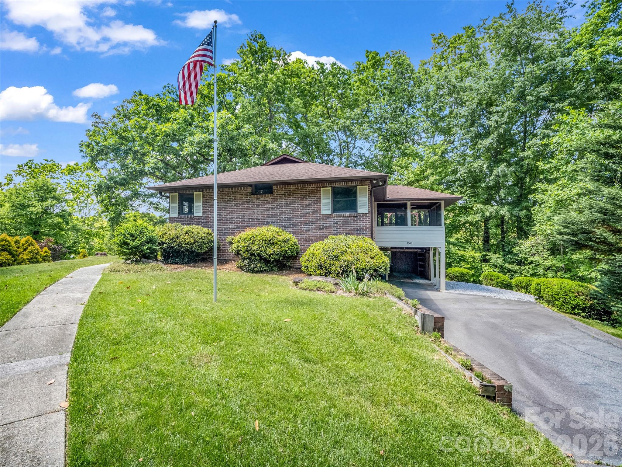 156 Deer Run Hendersonville NC 28739