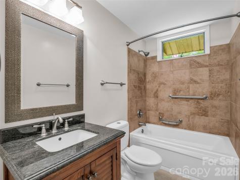 156 Deer Run Hendersonville NC 28739