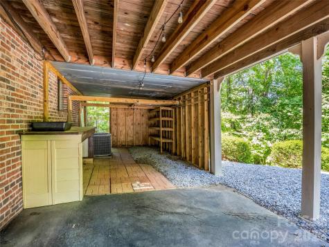 156 Deer Run Hendersonville NC 28739