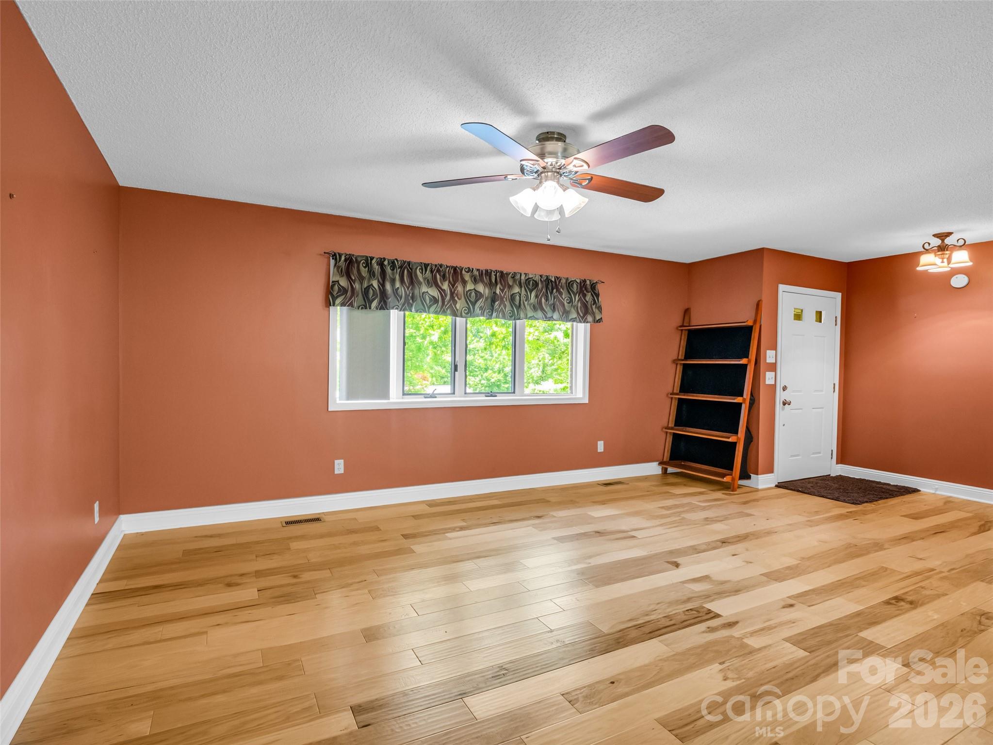 156 Deer Run Hendersonville NC 28739