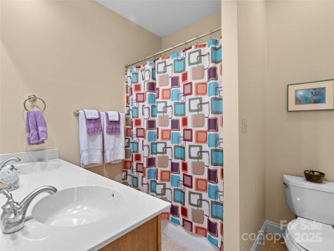 8 Amelia Court Arden NC 28704